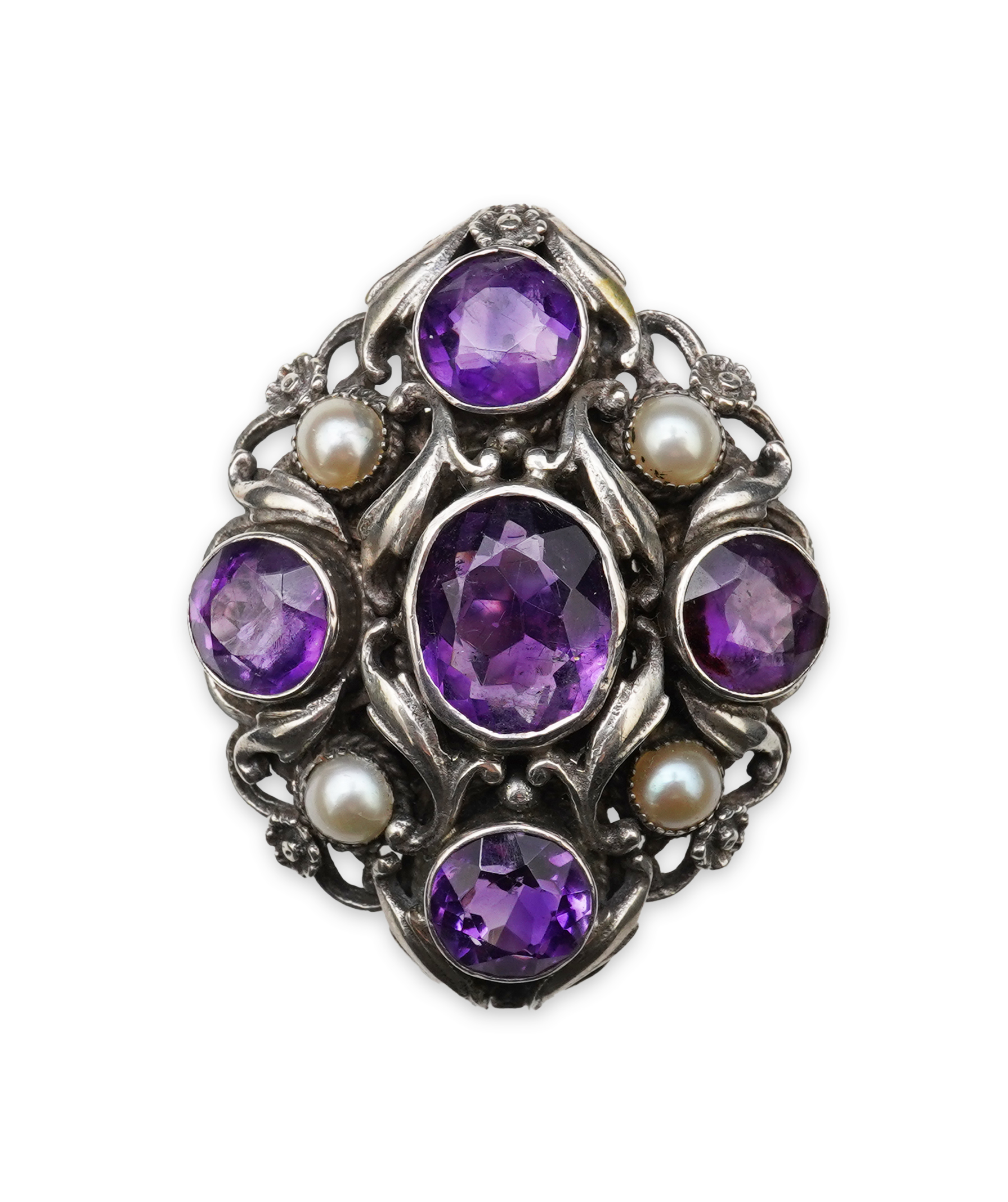 An amethyst and pearl ring